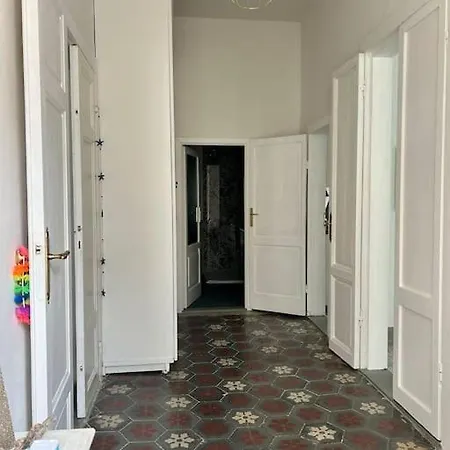 Appartement A Few Steps From The Beach Quercianella
